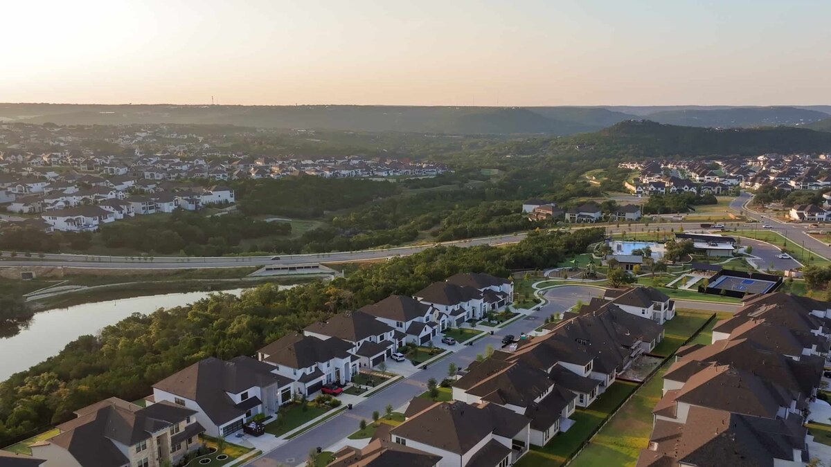 Leander aerial view of neighborhoods